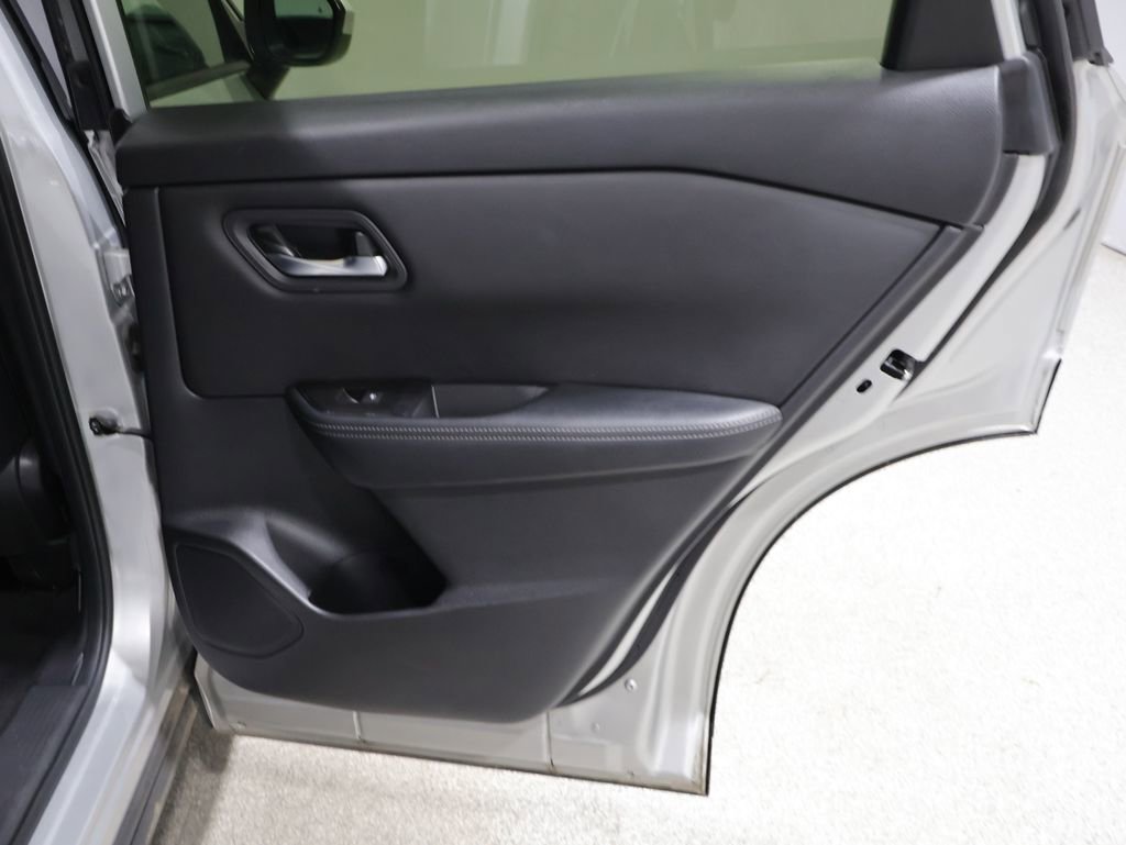 Used 2024 Nissan Rogue SV FWD image 21