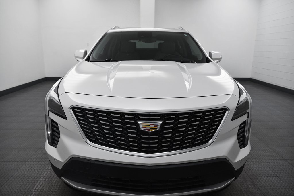 Used 2022 Cadillac XT4 Premium Luxury image 2