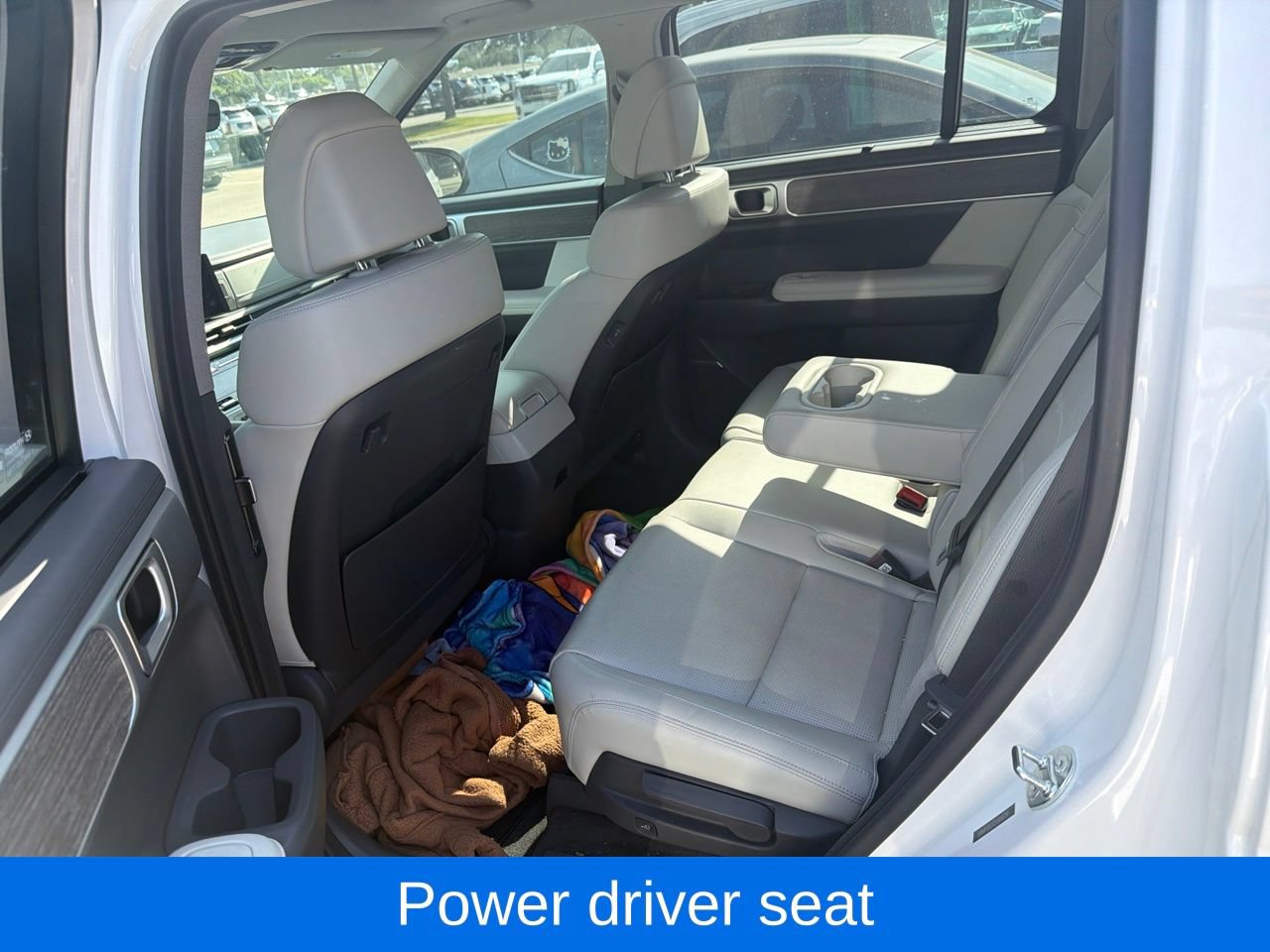 Used 2025 Hyundai Santa Fe Limited AWD/4WD image 9