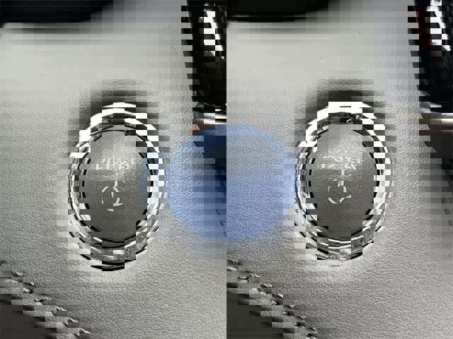 Used 2022 Toyota Highlander XLE image 11