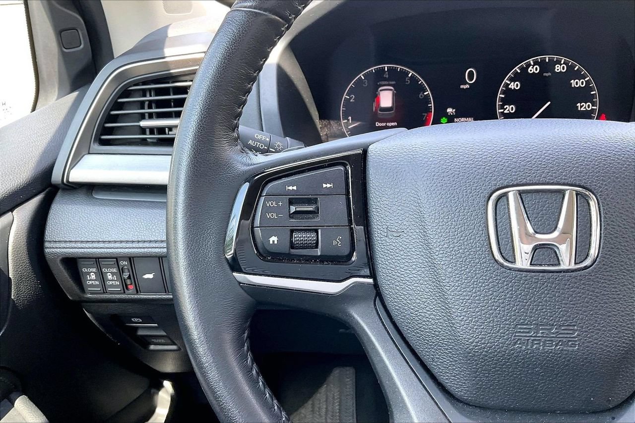 Used 2025 Honda Odyssey EX-L image 29