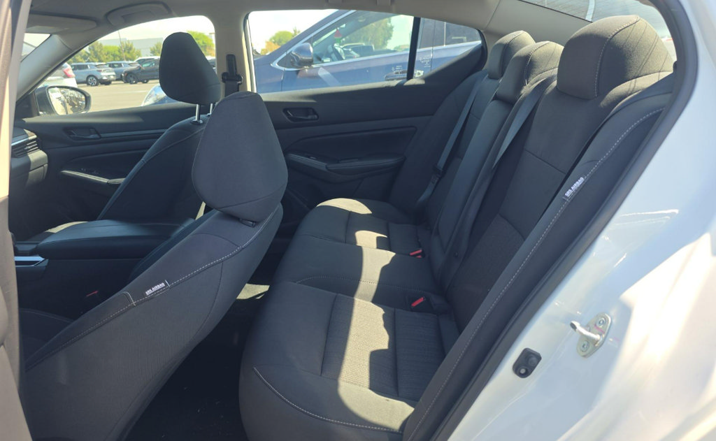 Used 2026 Nissan Altima 2.5 SV FWD image 2