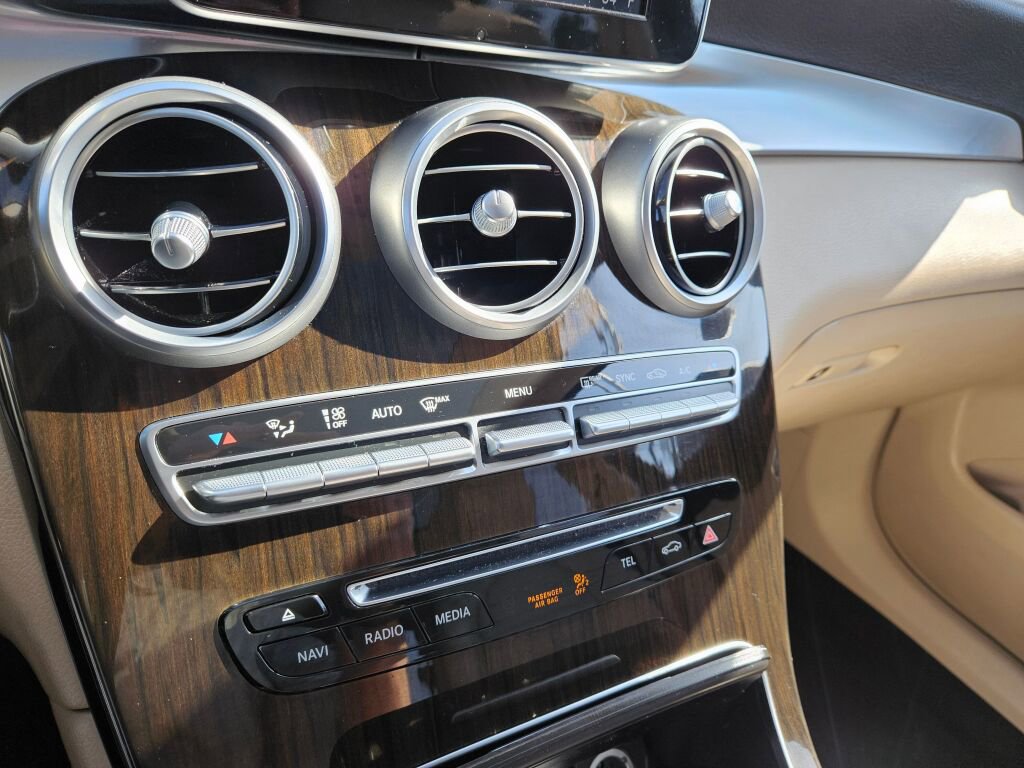 Used 2017 Mercedes-Benz GLC 300 4MATIC w/ Premium 1 Package image 25
