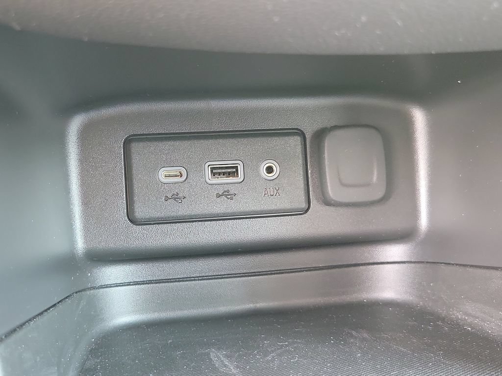 Used 2024 Chevrolet Equinox LT w/ LPO, Floor Liner Package FWD image 30