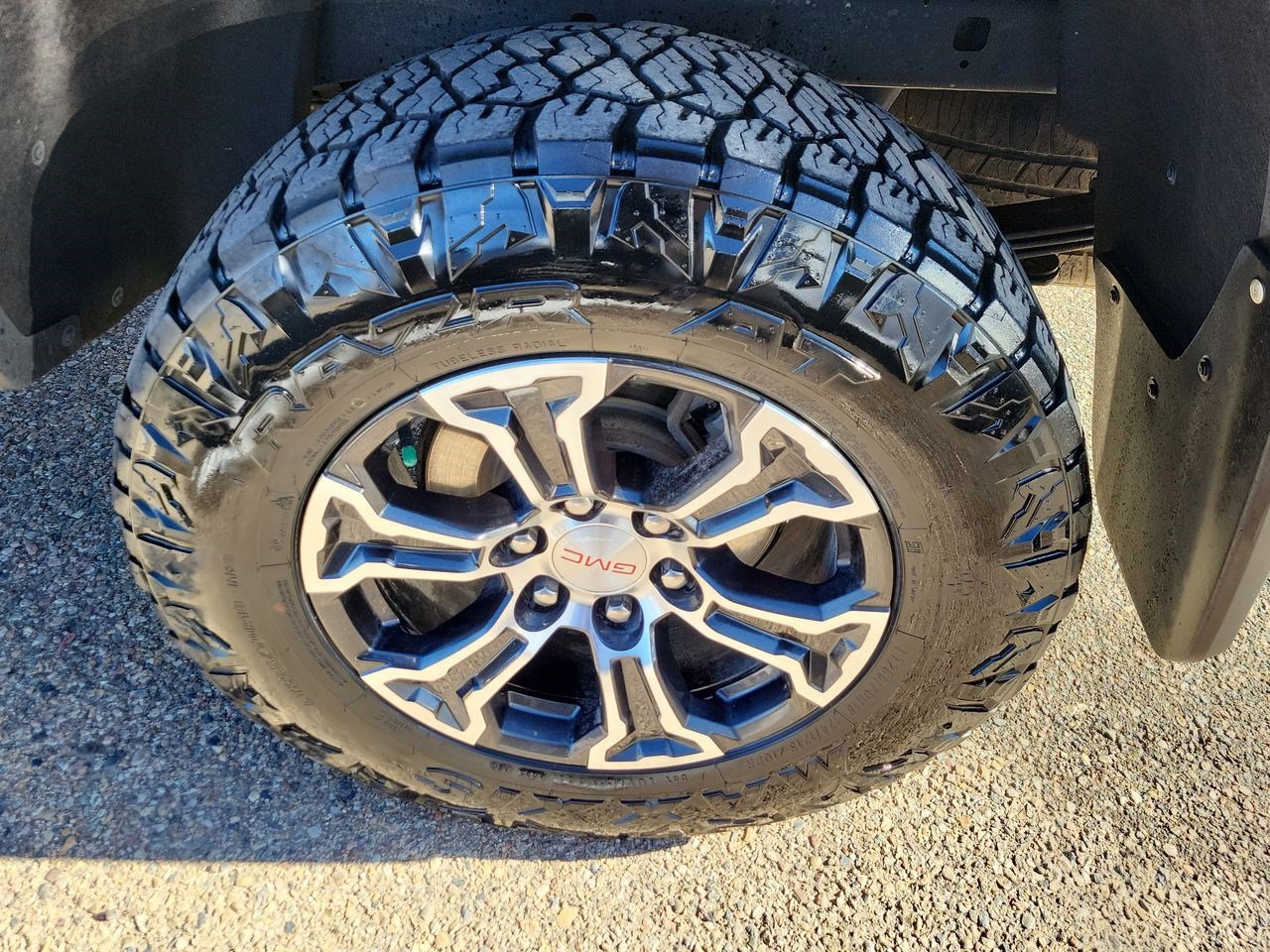 Used 2023 GMC Canyon AT4 image 32