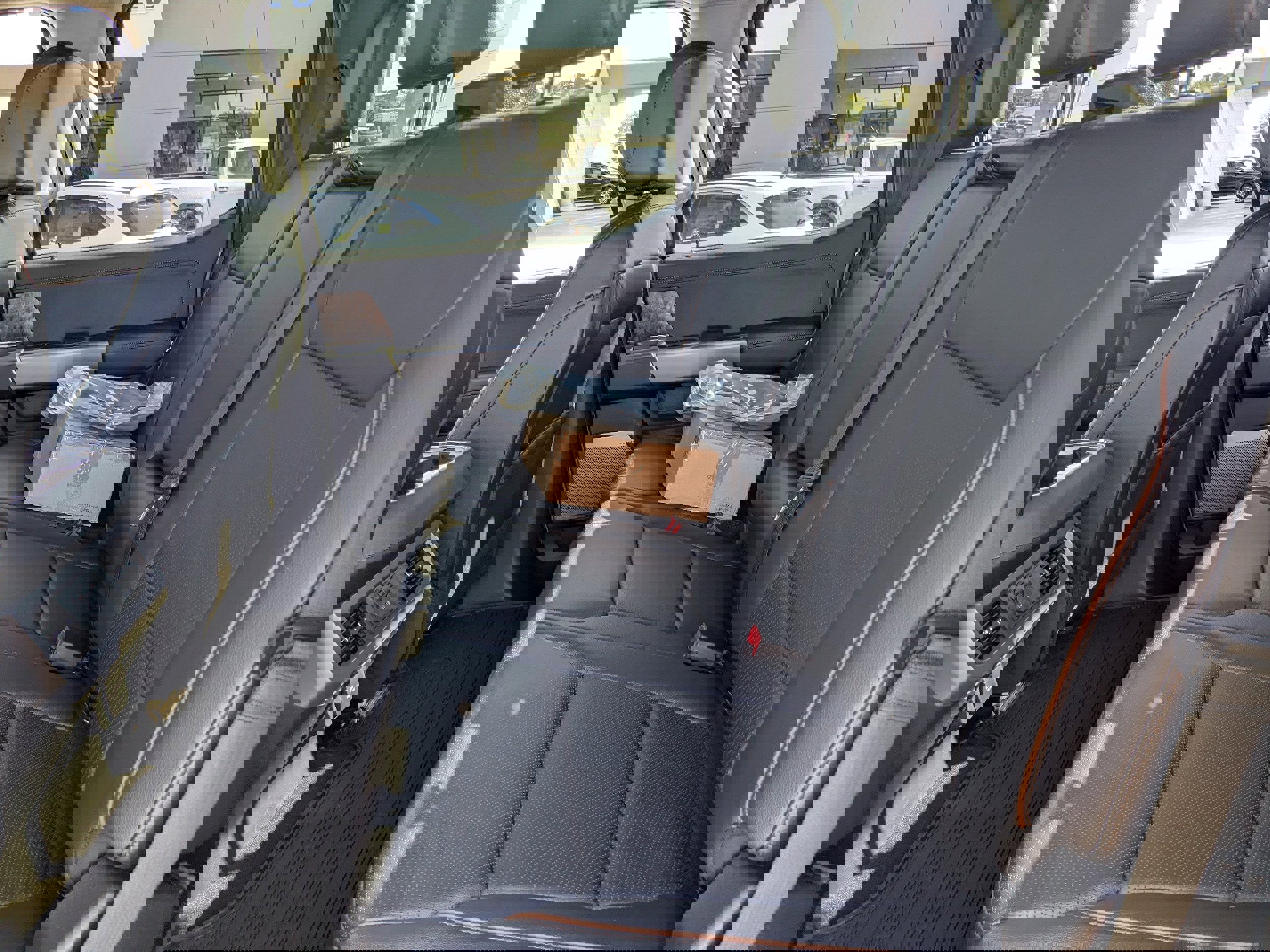 New 2025 Ford F250 Lariat w/ Lariat Ultimate Package image 13