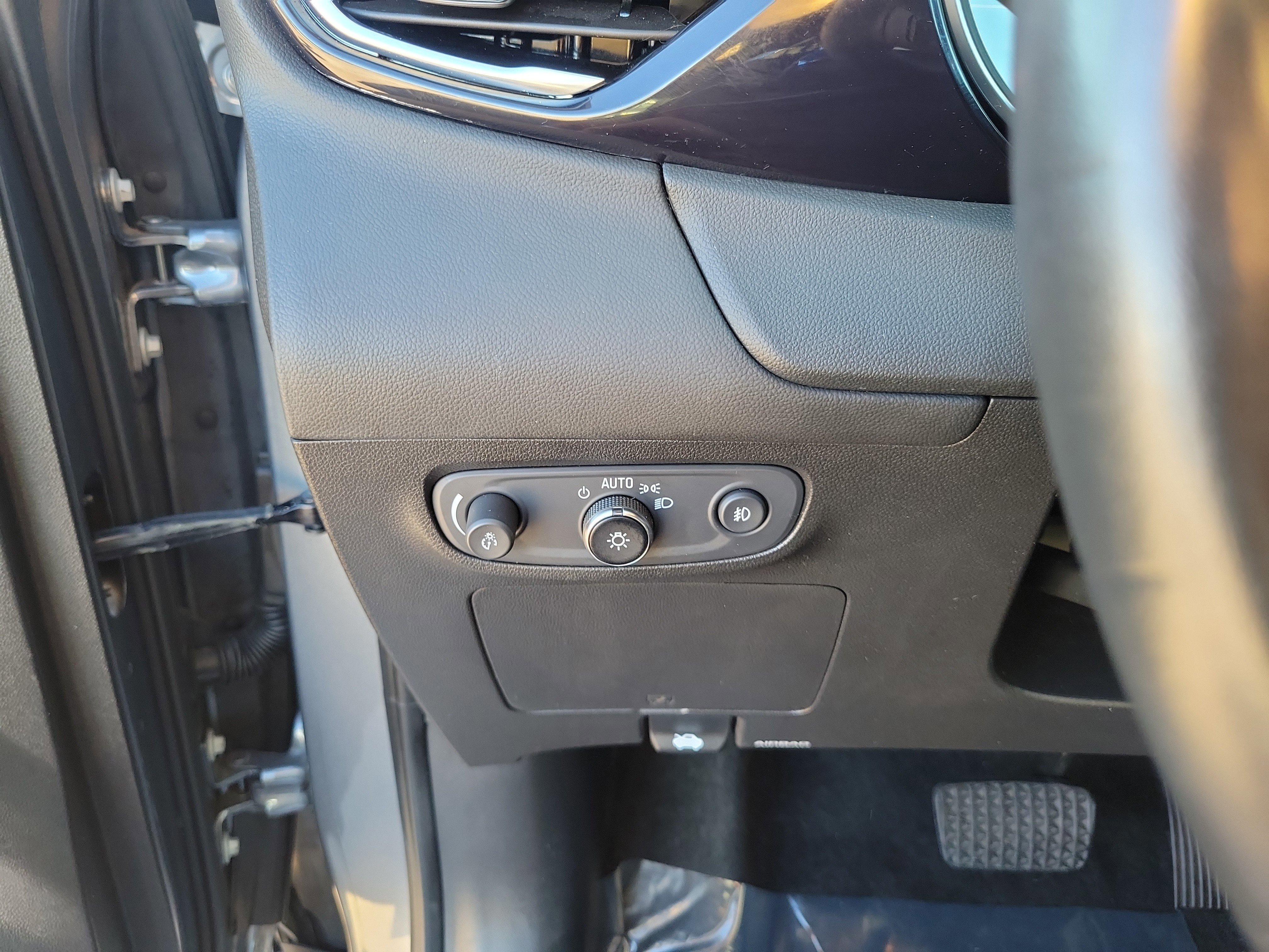 Used 2022 Buick Encore GX Select image 22