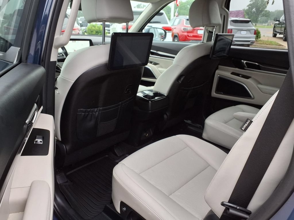 Used 2025 Kia Telluride S FWD image 23
