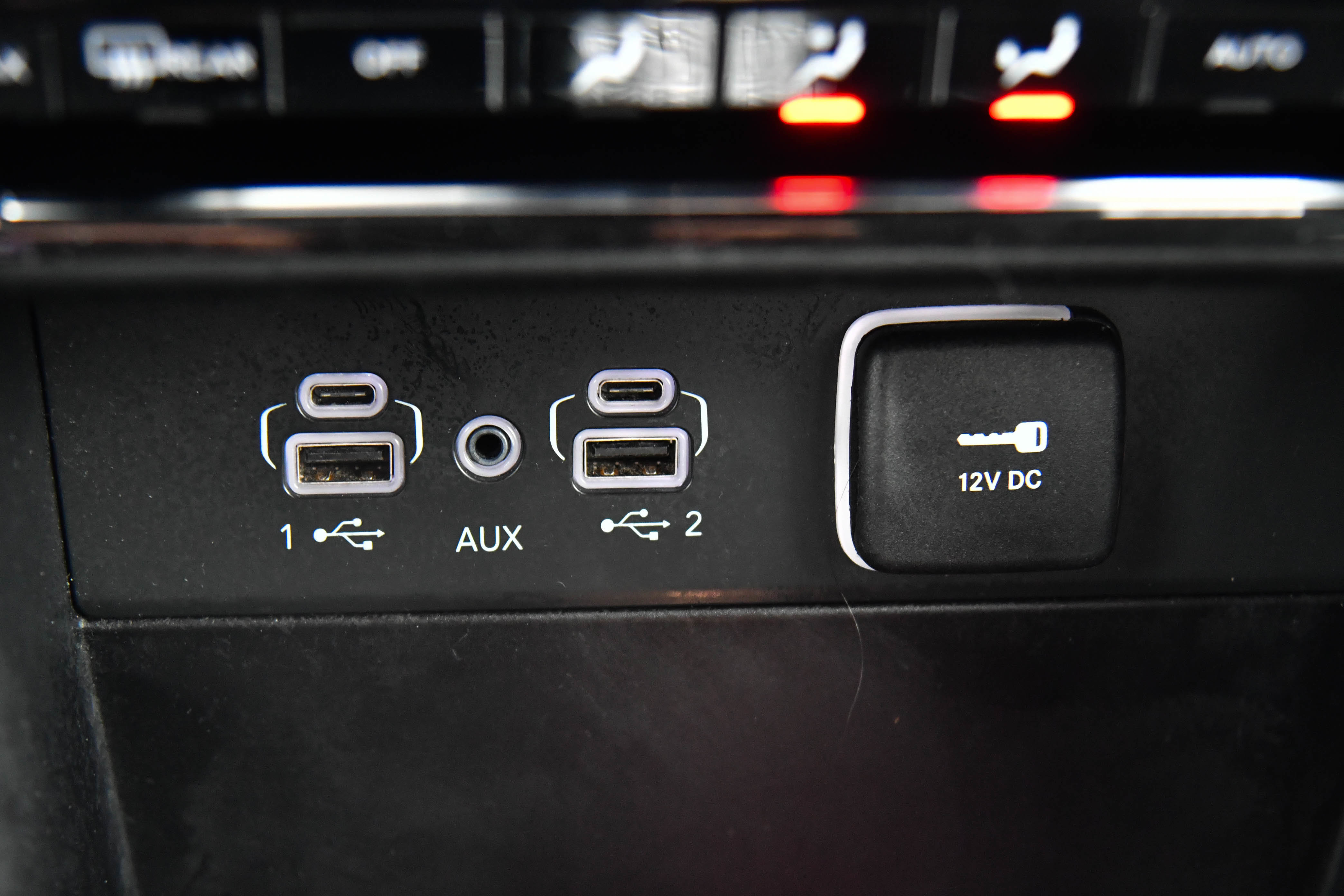 Used 2023 Jeep Grand Cherokee L Laredo image 26