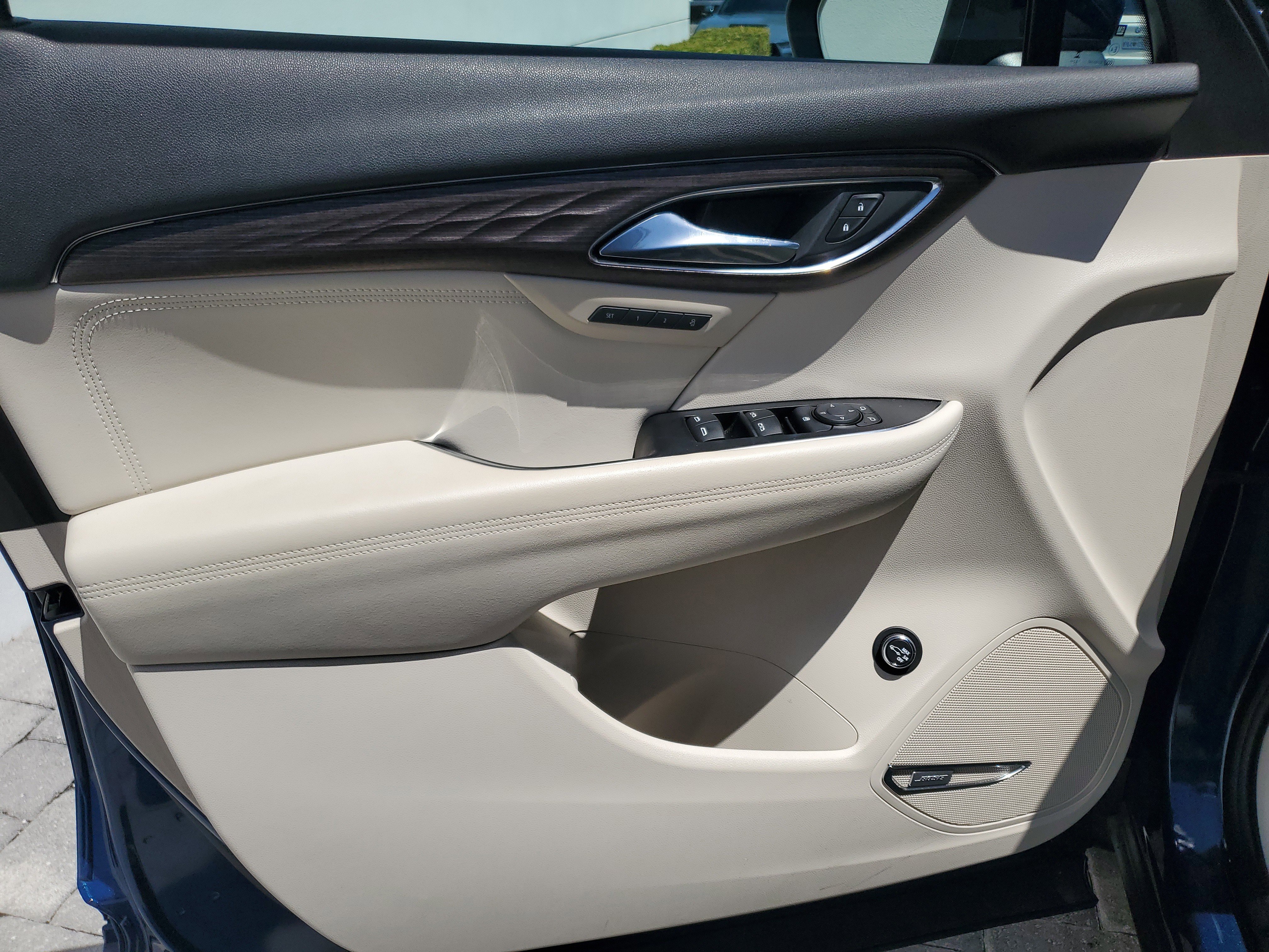 Used 2023 Buick Envision Avenir FWD image 10