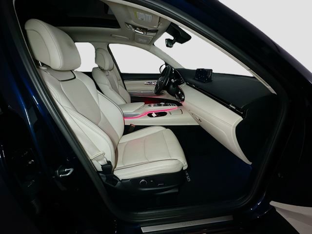 Used 2023 Genesis GV70 2.5T w/ Advanced Package image 22