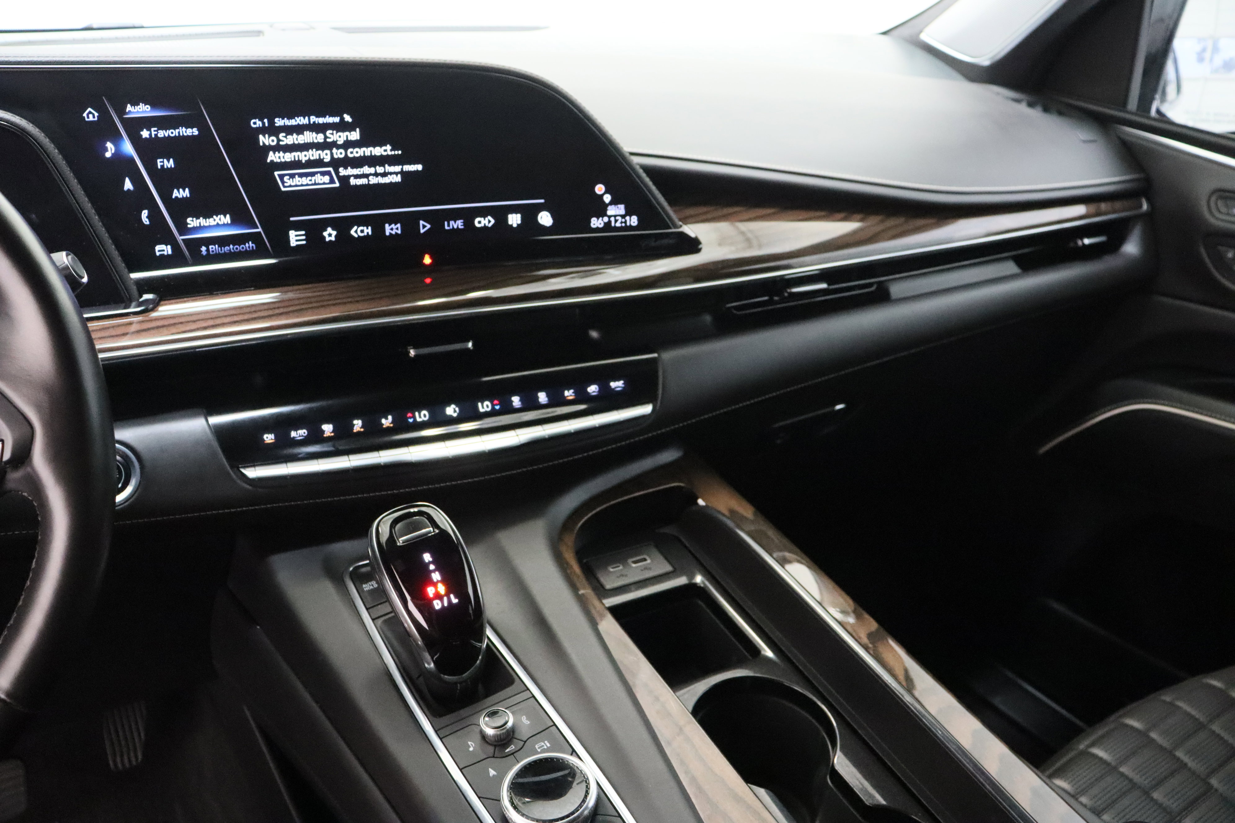 Used 2023 Cadillac Escalade Sport Platinum w/ LPO, ONYX Package AWD/4WD image 15