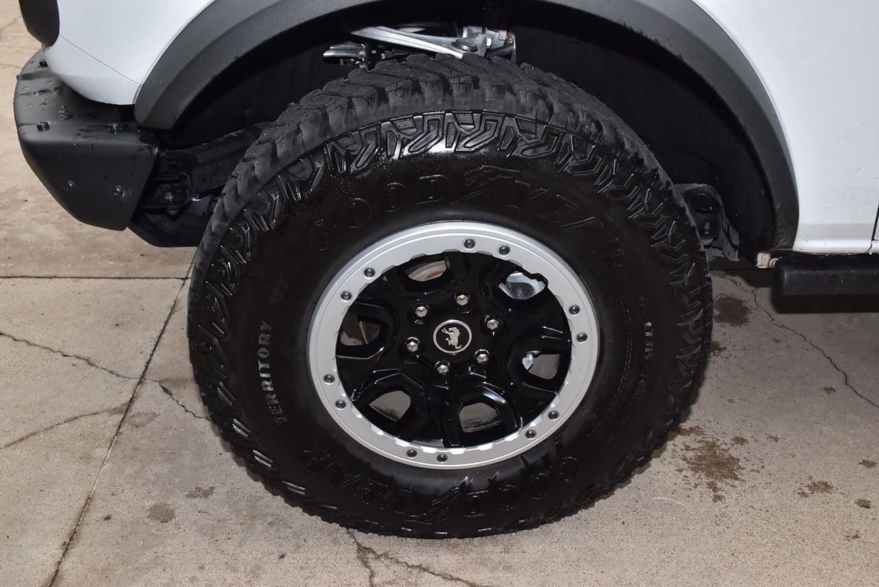 Certified 2024 Ford Bronco Badlands w/ Sasquatch Package AWD/4WD image 46