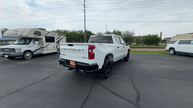 Used 2025 Chevrolet Silverado 1500 Custom Trail Boss w/ LPO, Dark Essentials Package AWD/4WD image 8