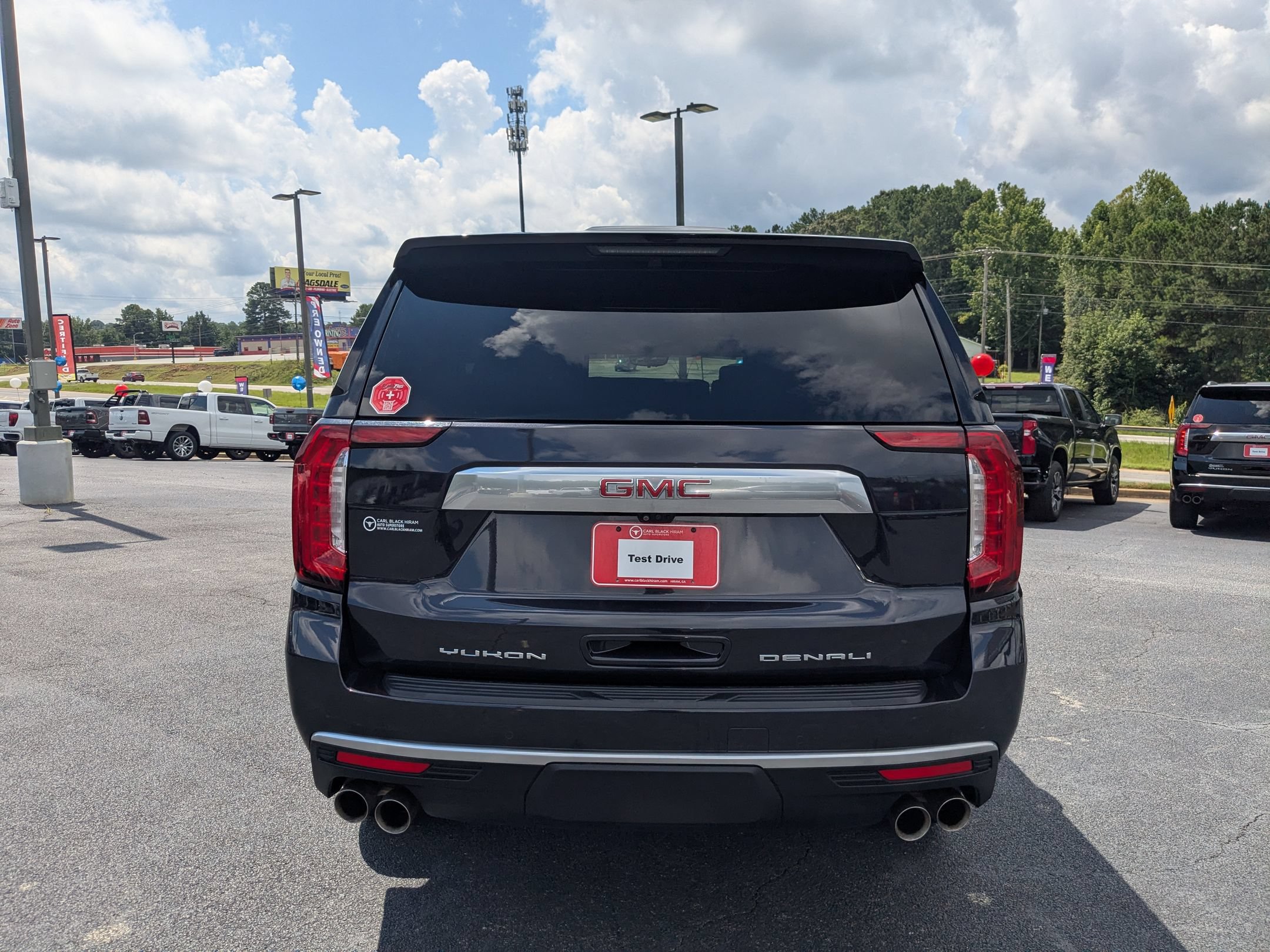 Used 2024 GMC Yukon Denali w/ Advanced Technology Package AWD/4WD image 6