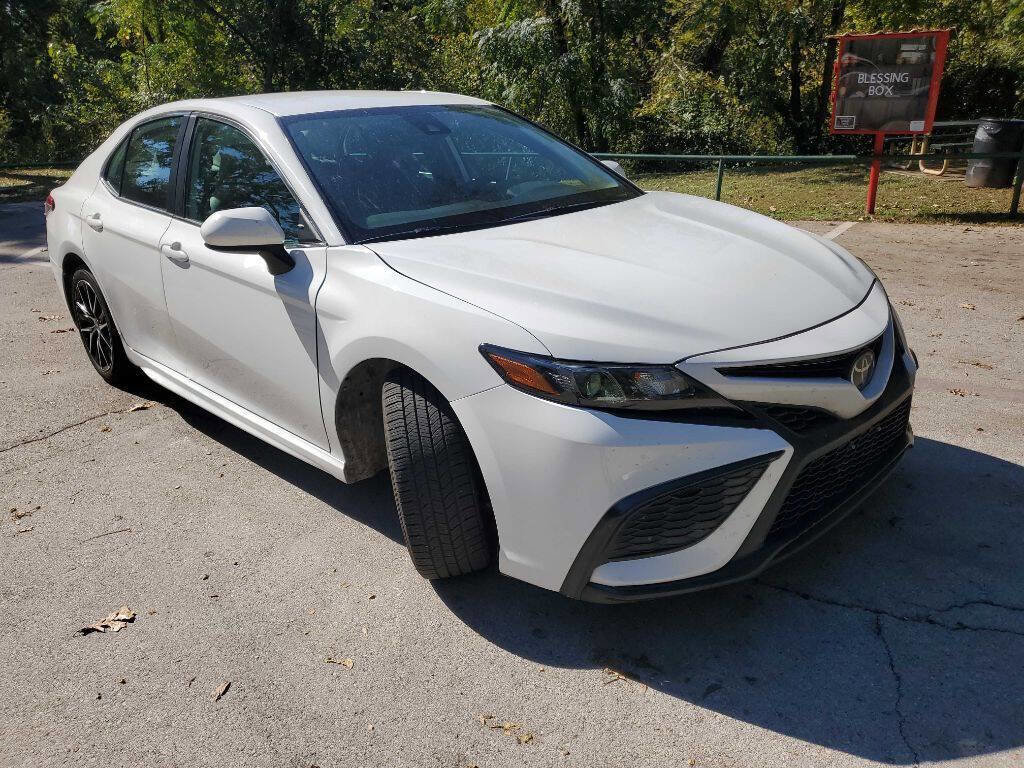 Used 2021 Toyota Camry SE image 8