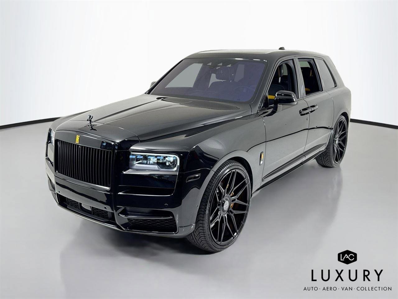 Used 2022 Rolls-Royce Cullinan w/ Interior Detailing Package image 4