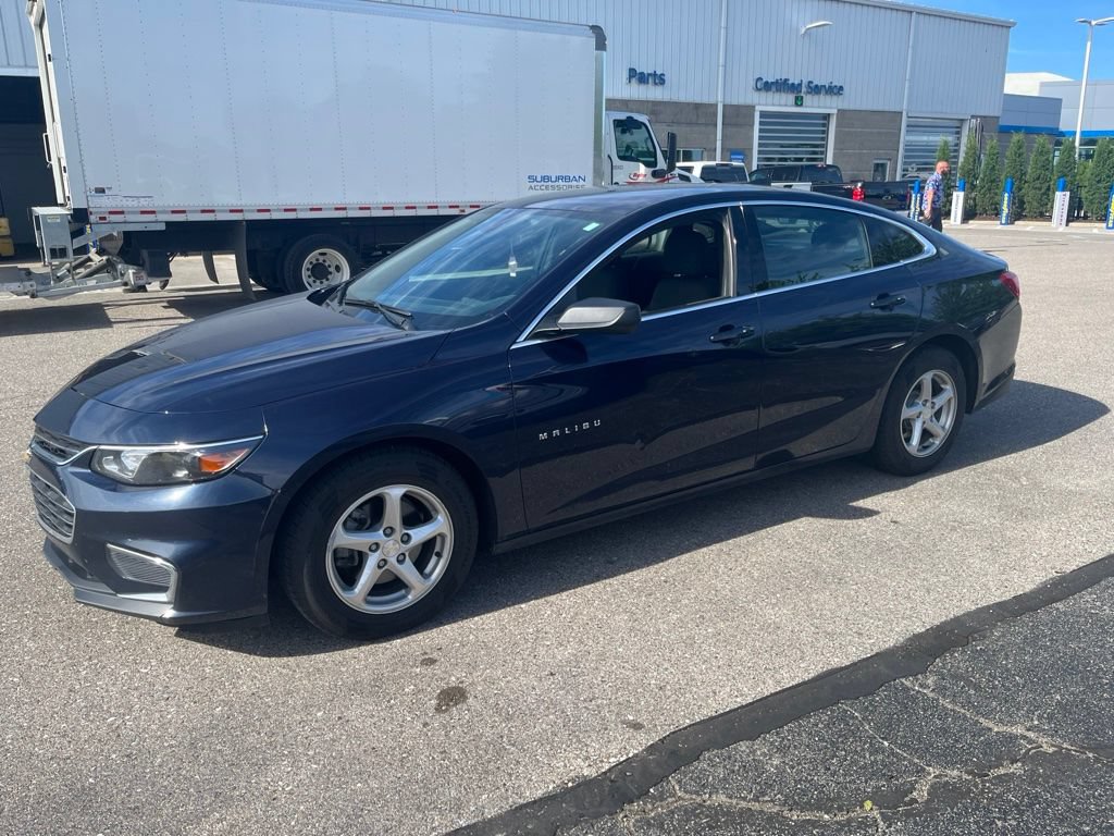 Used 2018 Chevrolet Malibu LS FWD image 3
