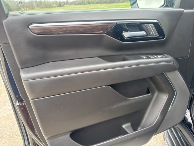 Used 2025 Chevrolet Tahoe LT AWD/4WD image 18