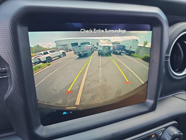 Used 2022 Jeep Wrangler Unlimited Sahara w/ Cold Weather Group AWD/4WD image 26