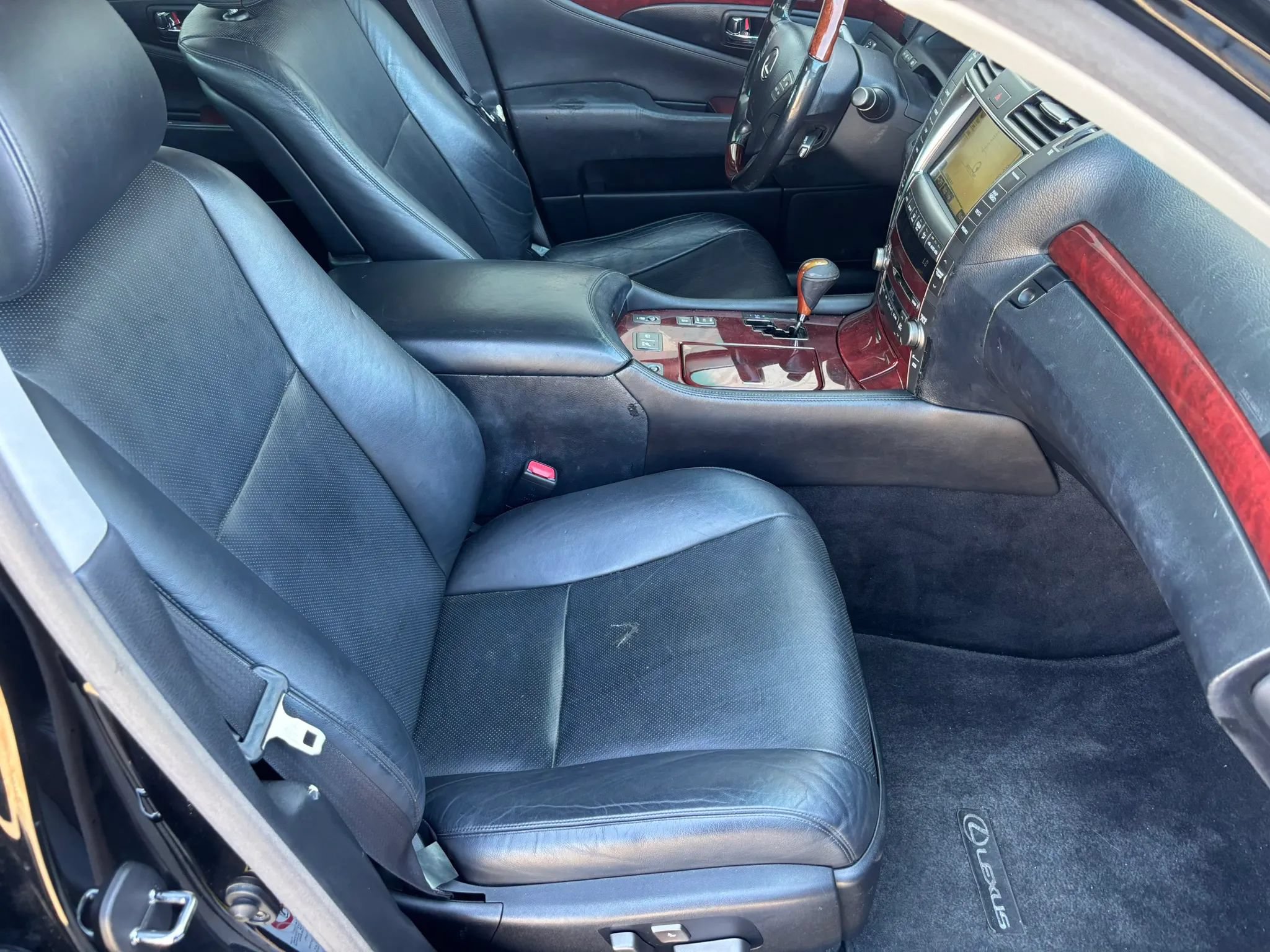 Used 2007 Lexus LS 460 RWD image 12