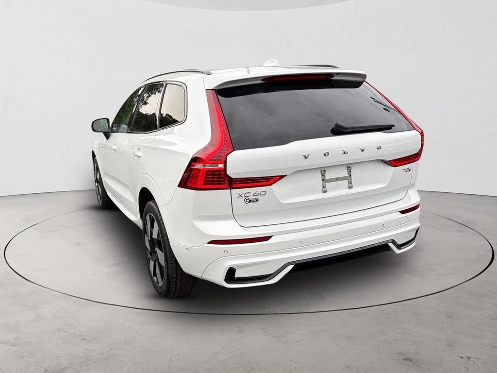 Certified 2025 Volvo XC60 T8 Plus AWD/4WD image 5