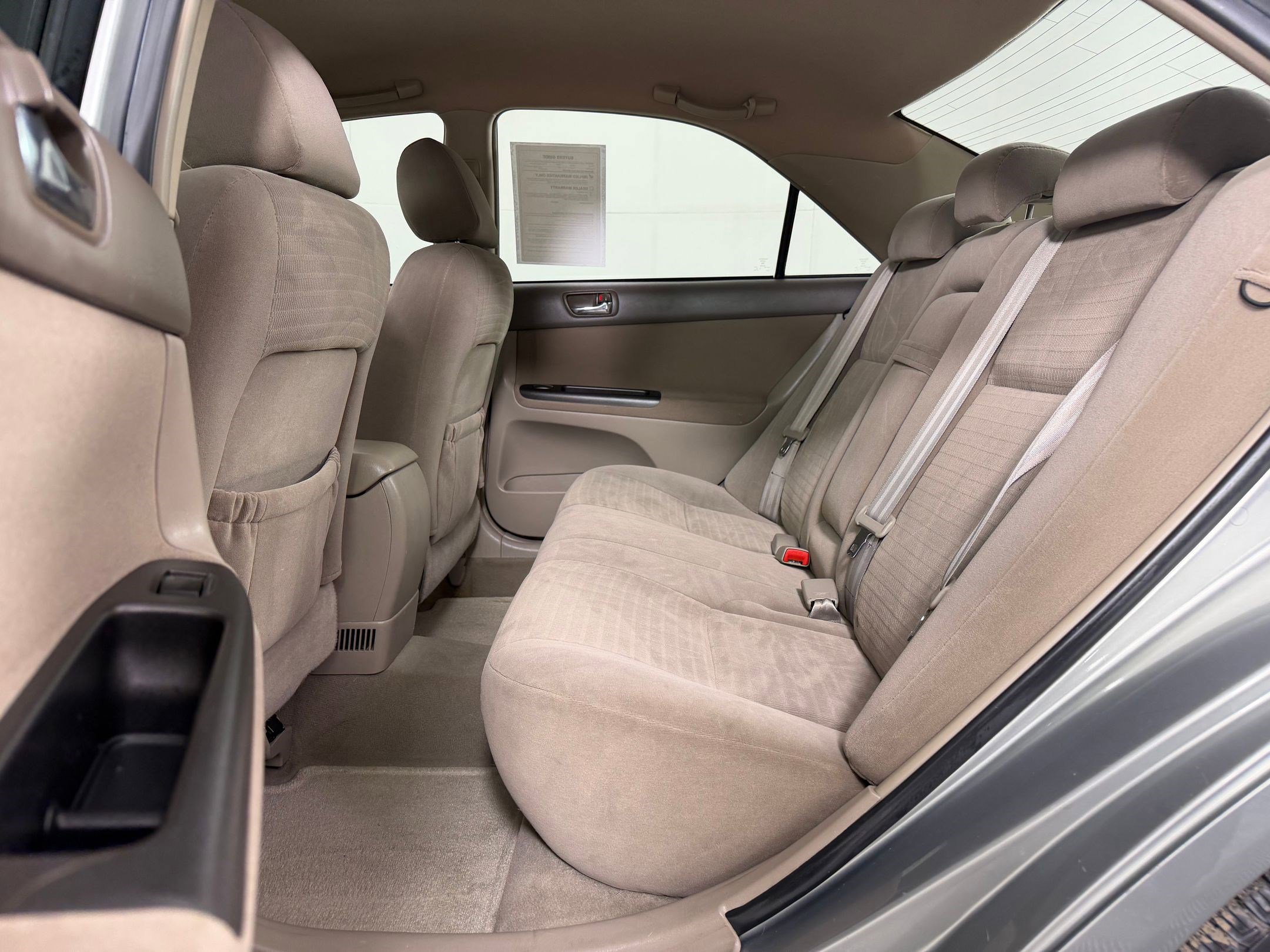 Used 2005 Toyota Camry LE FWD image 9