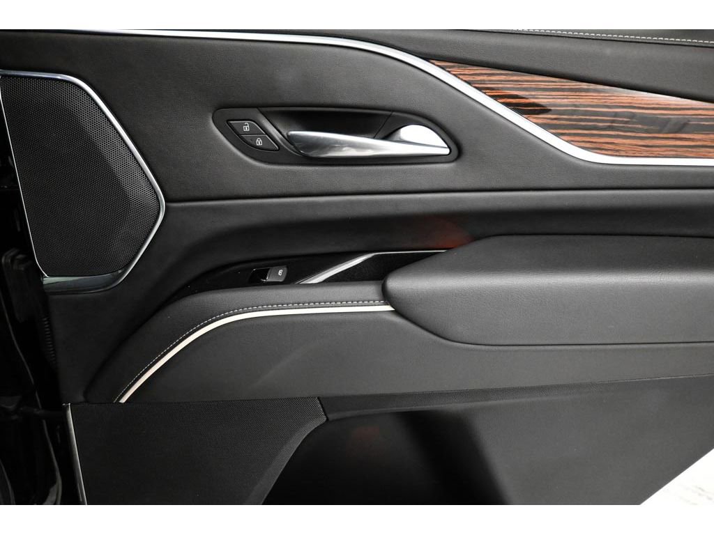 Used 2021 Cadillac Escalade Premium Luxury AWD/4WD image 19