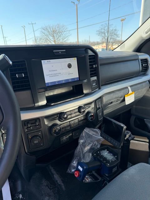 New 2026 Ford F550 4x4 Supercab Super Duty w/ XLT Value Package image 11