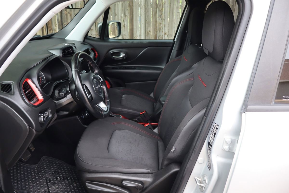Used 2018 Jeep Renegade Trailhawk AWD/4WD image 19