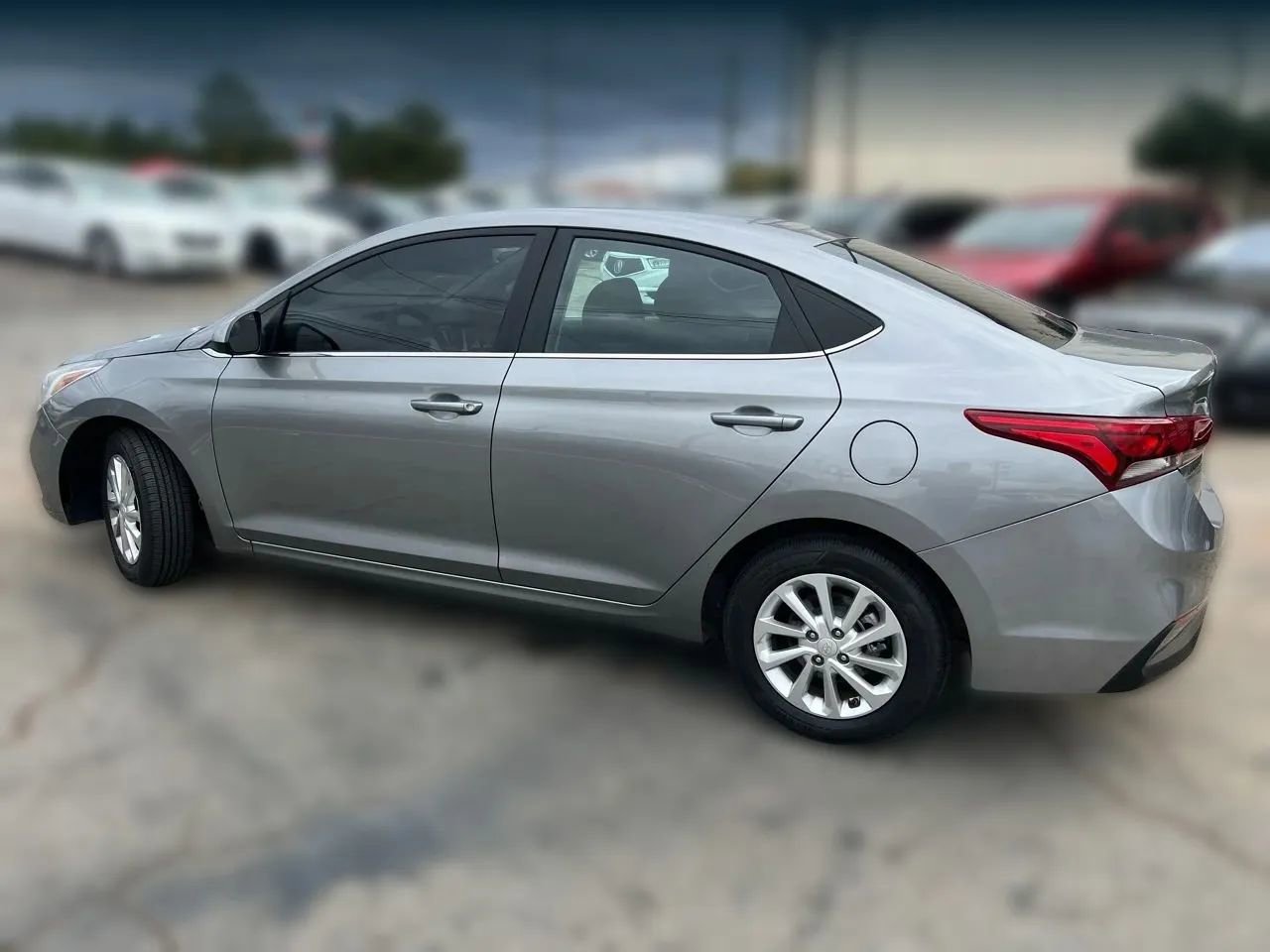 Used 2022 Hyundai Accent SEL image 4