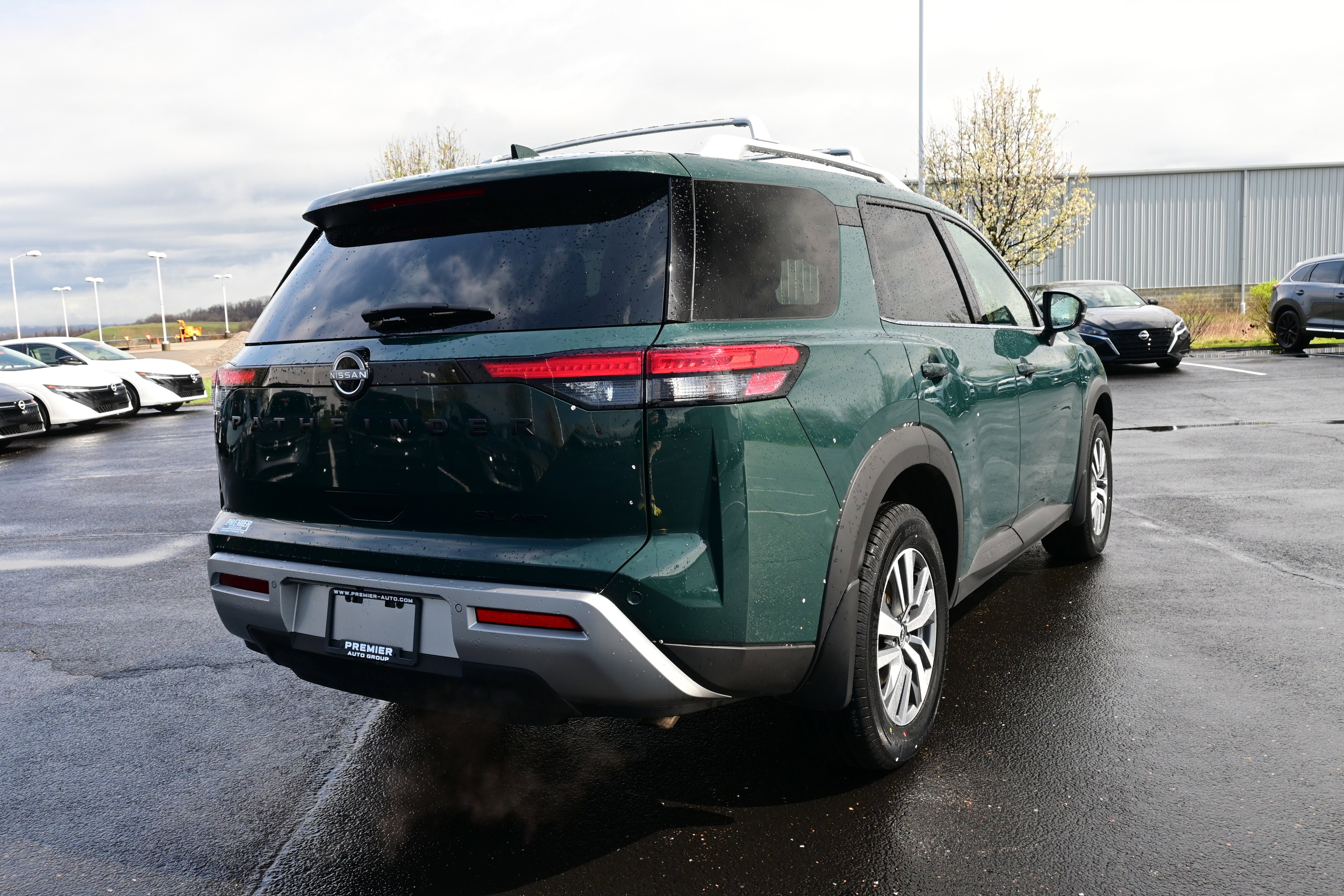 Certified 2024 Nissan Pathfinder SL w/ Lighting Package (N92) image 6