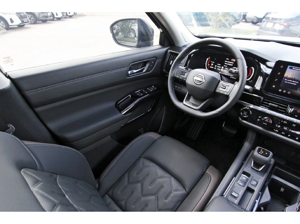 New 2026 Nissan Pathfinder Platinum FWD image 6