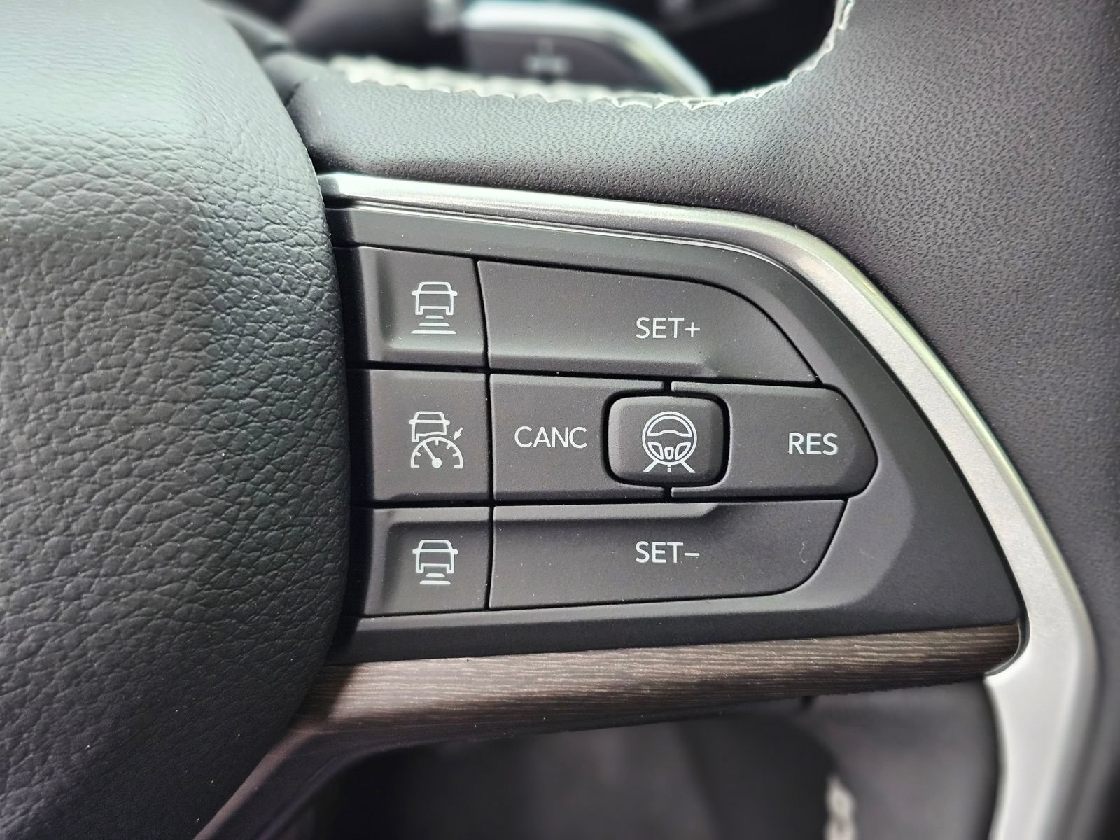 New 2026 Jeep Grand Cherokee L Altitude RWD image 15