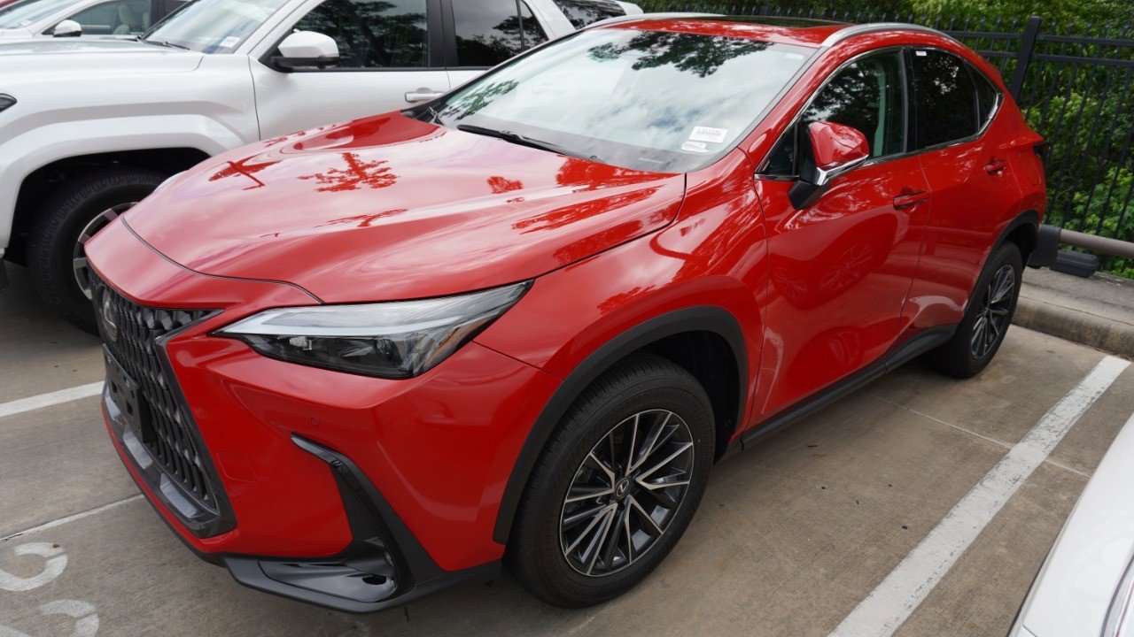 Used 2025 Lexus NX 250 FWD w/ Accessory Package (Z1) image 2