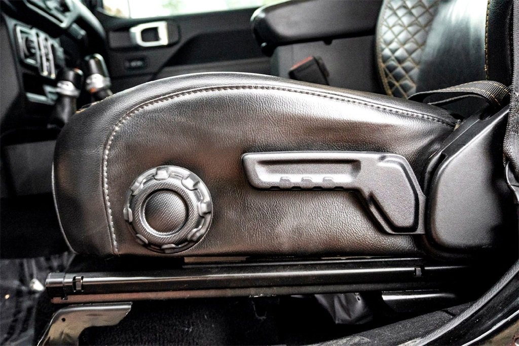 Used 2021 Jeep Gladiator Overland image 12