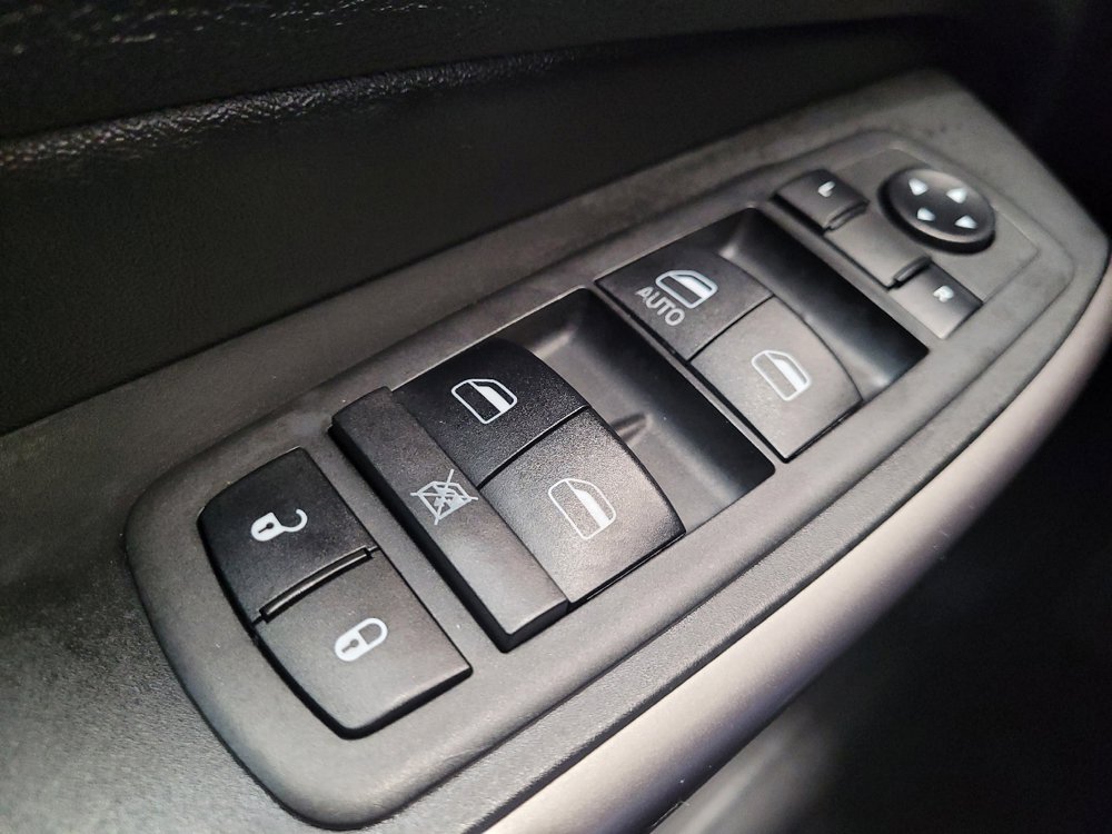 Used 2019 Jeep Cherokee Latitude w/ Popular Appearance Group AWD/4WD image 27