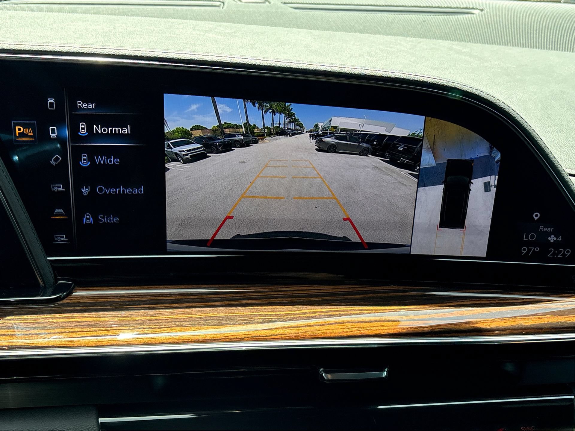 Certified 2022 Cadillac Escalade Premium Luxury w/ Performance Package AWD/4WD image 25