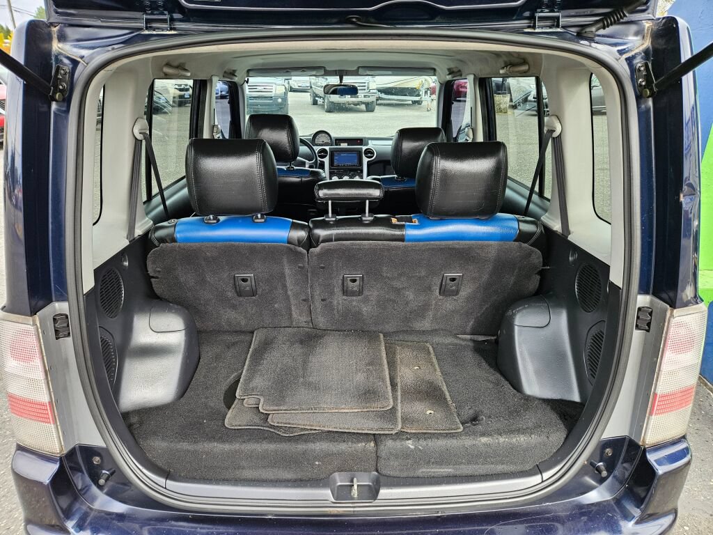 Used 2005 Scion xB FWD image 9