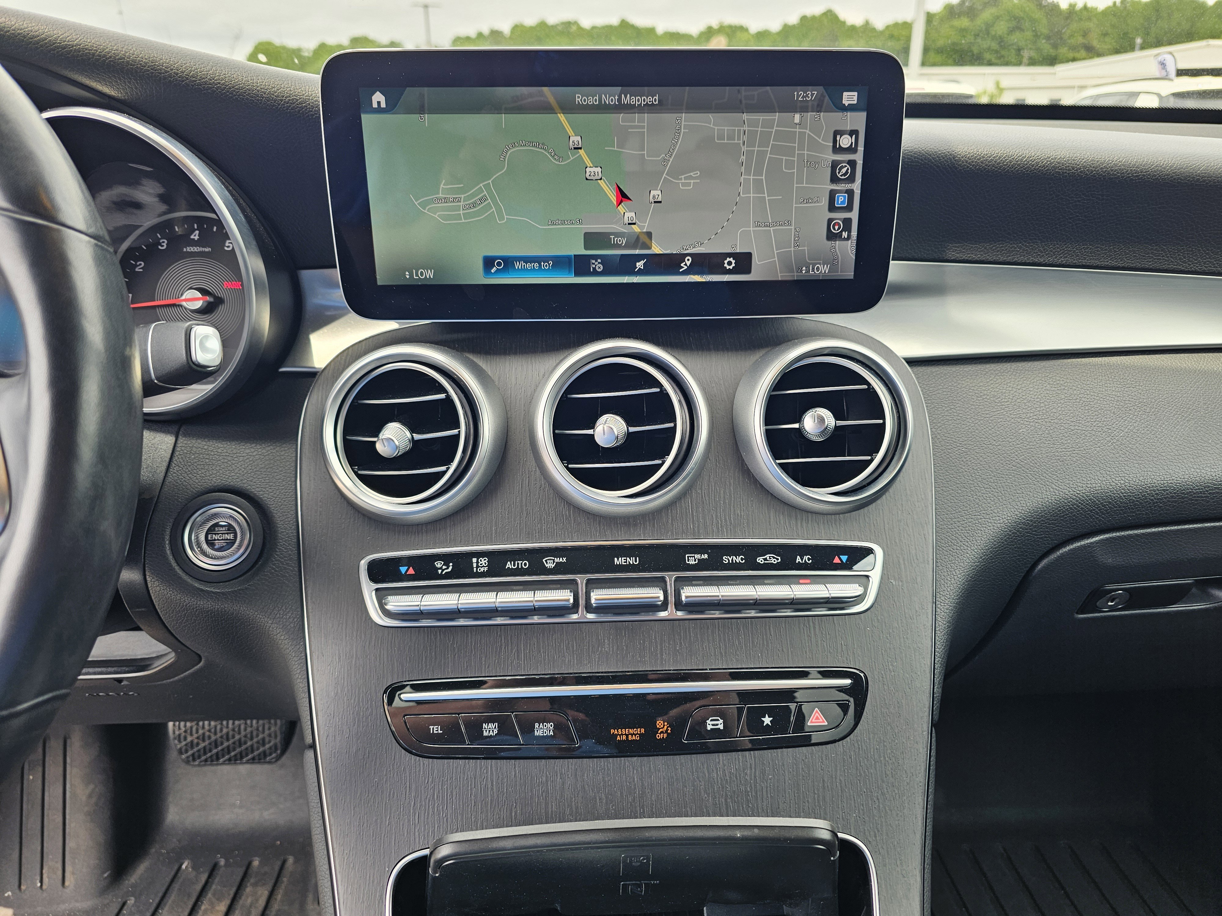 Used 2021 Mercedes-Benz GLC 300 4MATIC image 25