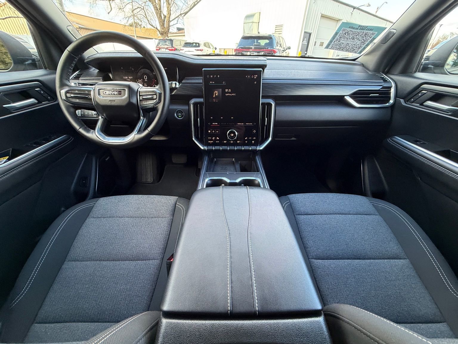 Used 2025 GMC Acadia Elevation image 20