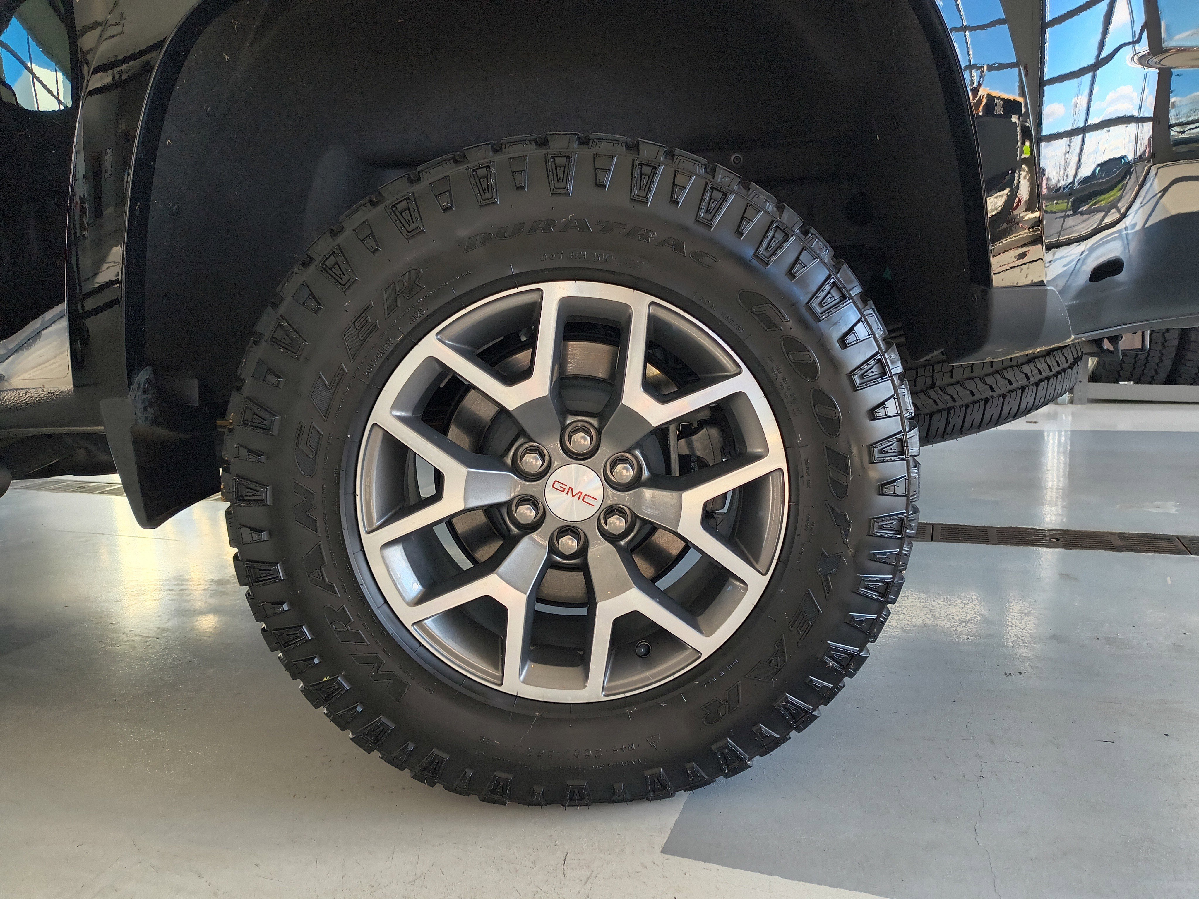 Used 2022 GMC Canyon AT4 w/ Trailering Package image 31