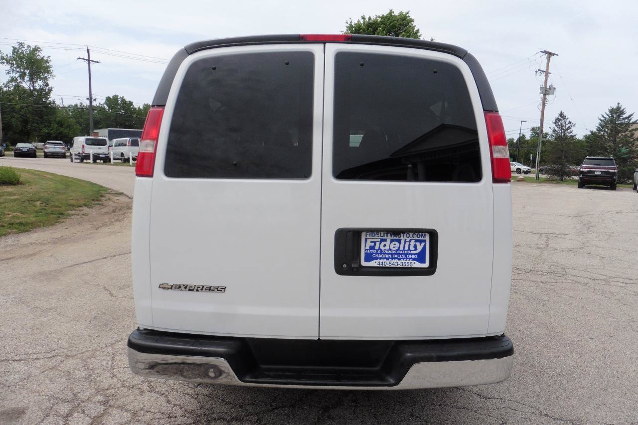 Used 2020 Chevrolet Express 3500 LT w/ LT Preferred Equipment Group RWD image 19