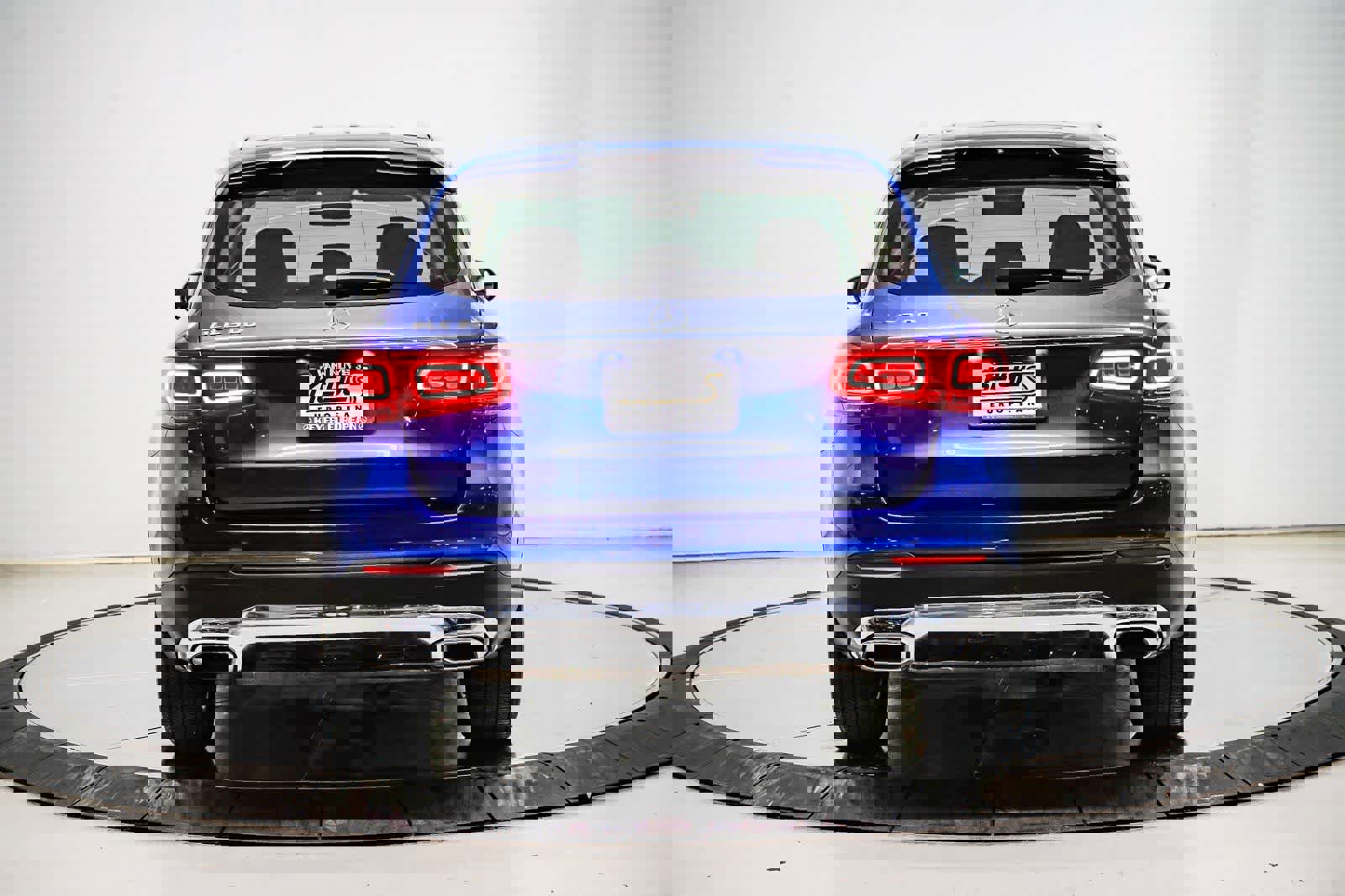 Used 2022 Mercedes-Benz GLC 300 image 3