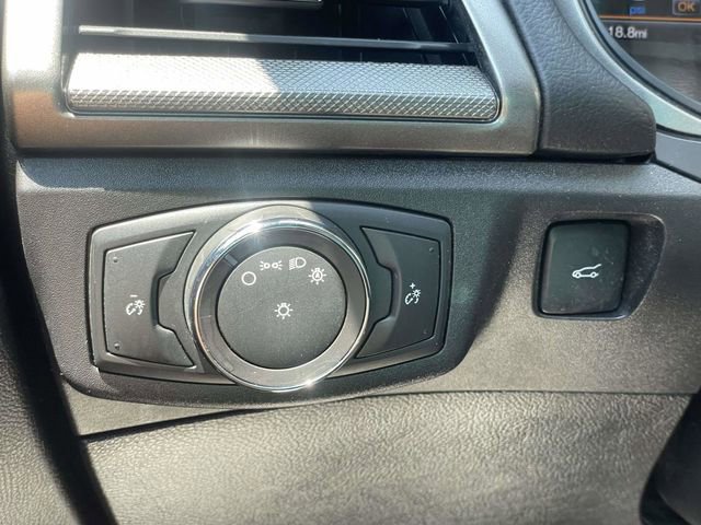 Used 2018 Ford Fusion SE w/ Fusion SE Technology Package FWD image 31