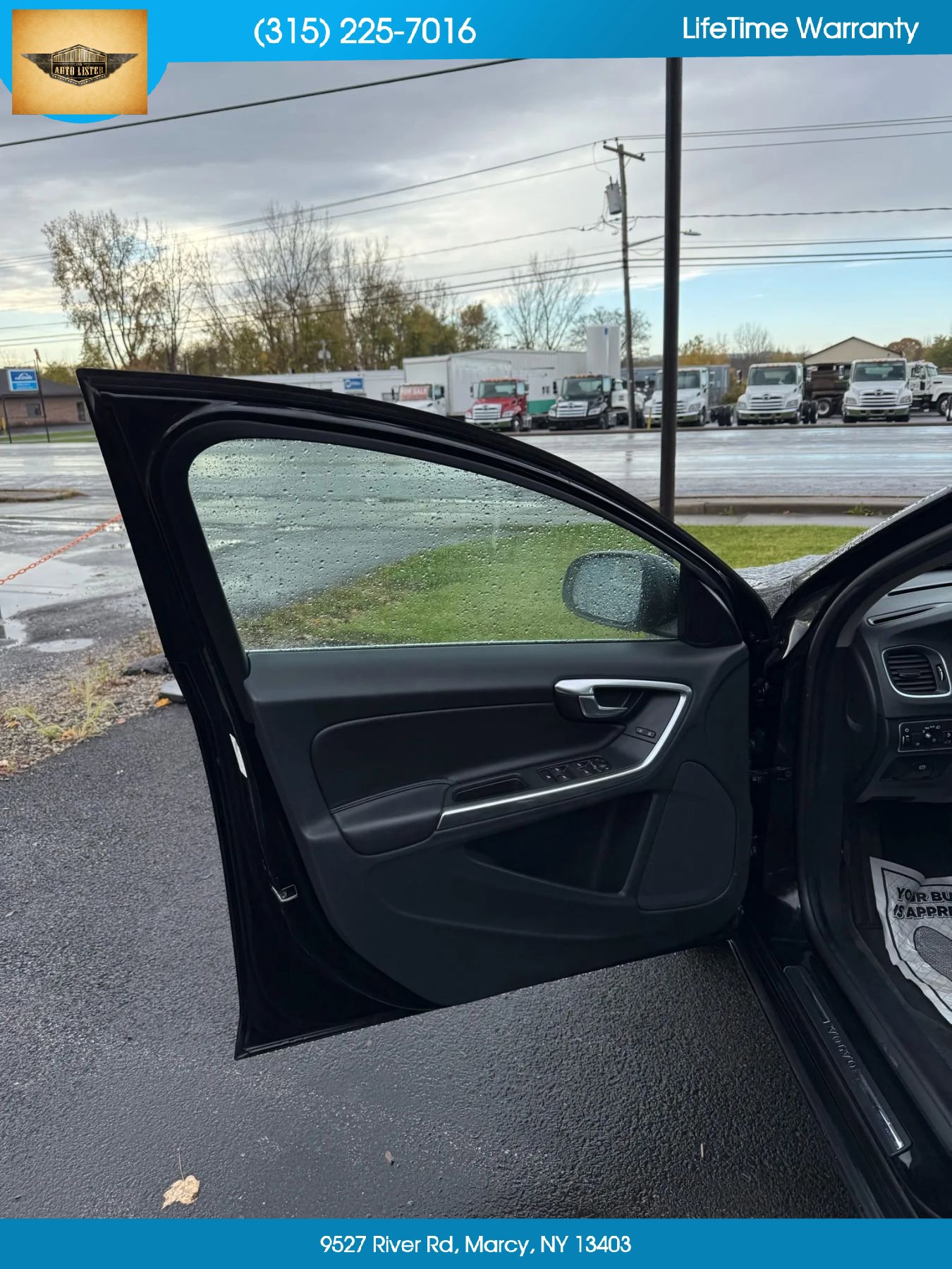 Used 2017 Volvo V60 T5 Premier w/ Convenience Package image 9