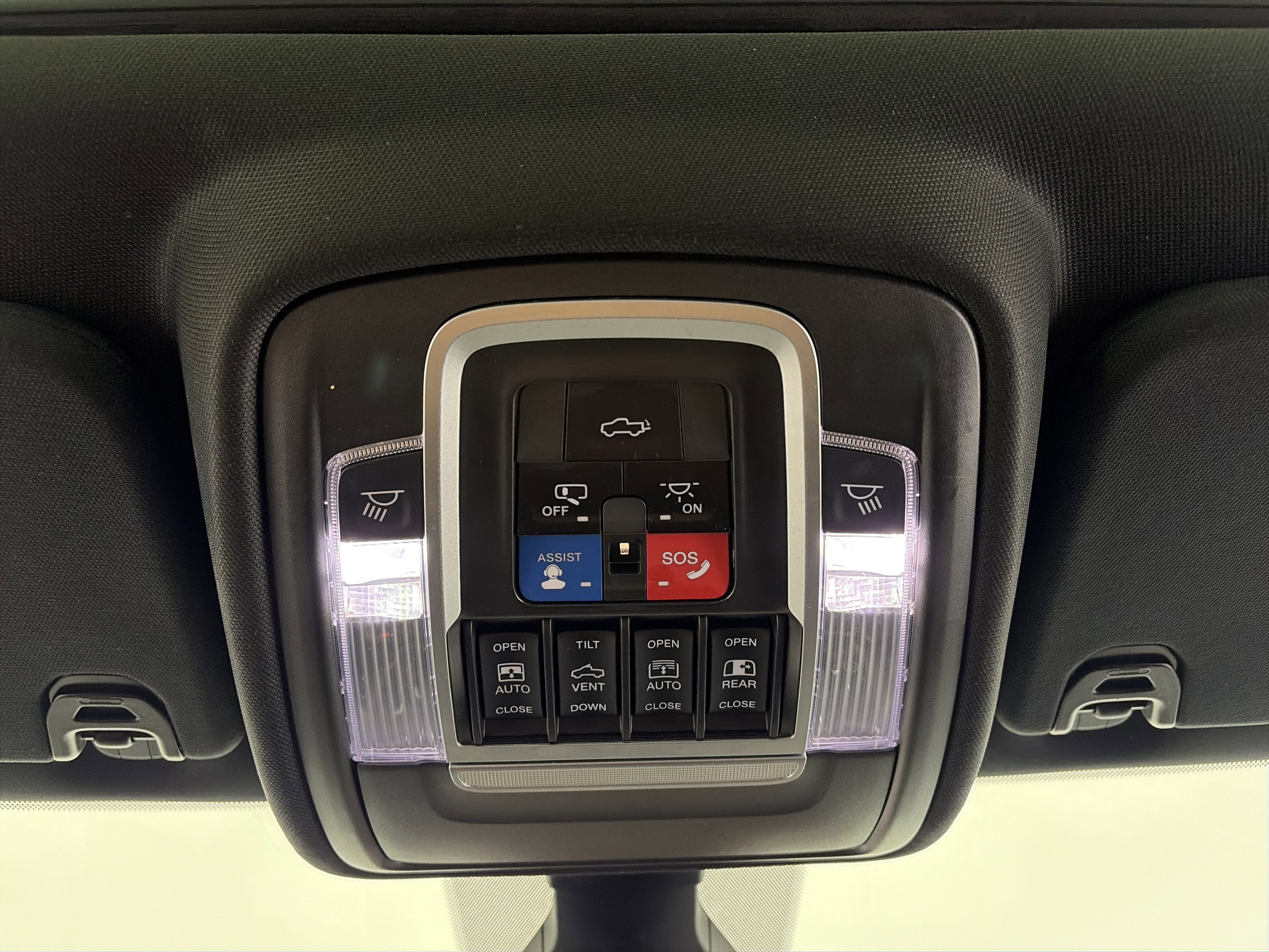 Used 2020 RAM 1500 Laramie w/ Sport Appearance Package AWD/4WD image 31