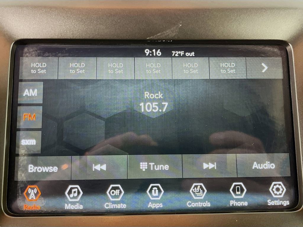 Used 2020 Jeep Cherokee Latitude Plus w/ Cold Weather Group AWD/4WD image 19