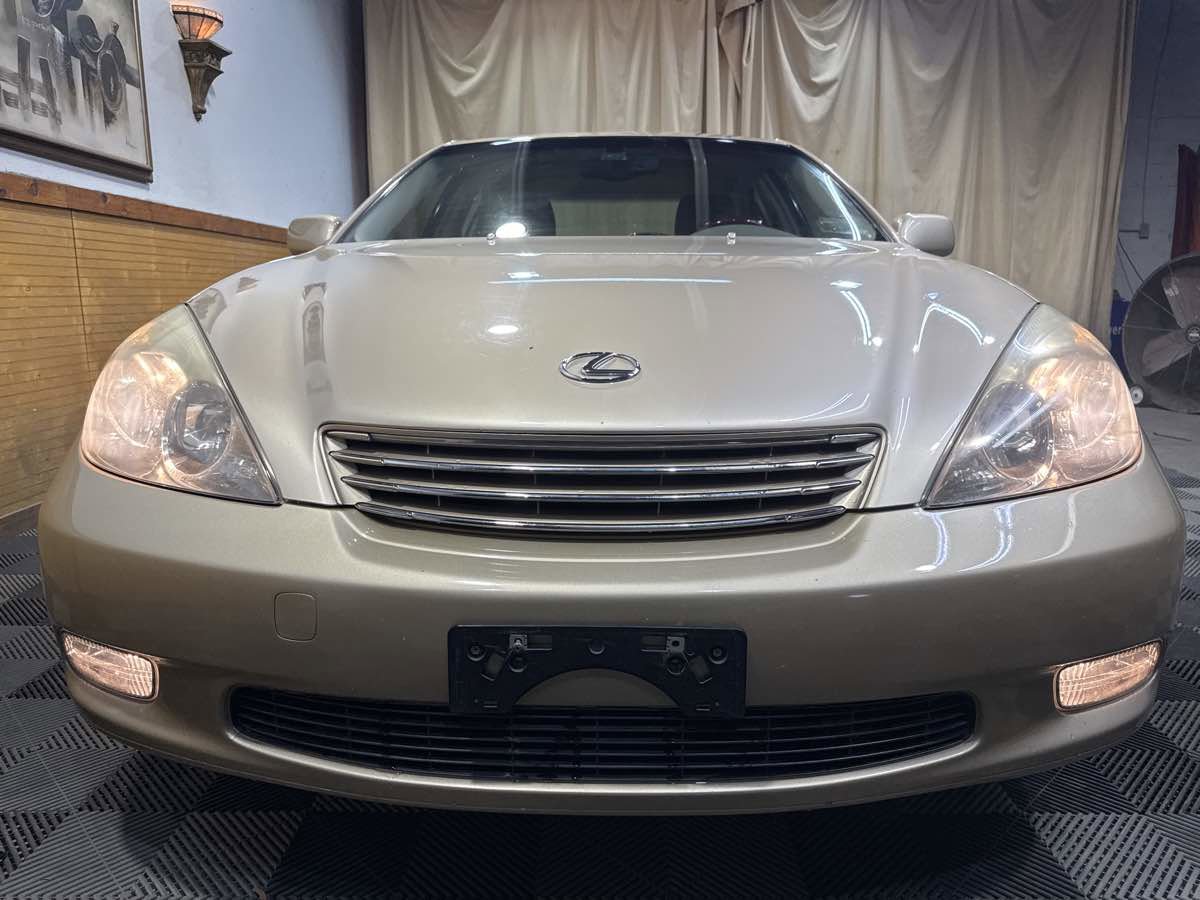 Used 2004 Lexus ES 330 image 3