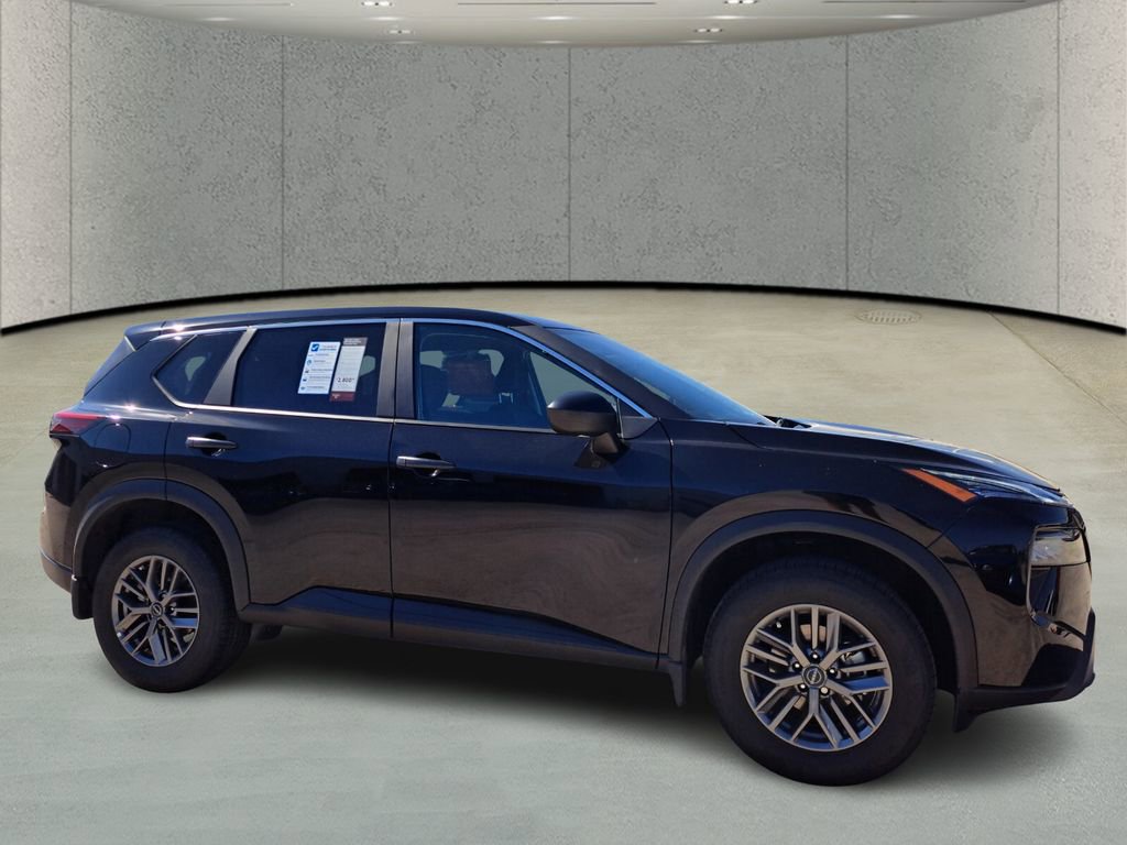 Used 2026 Nissan Rogue S FWD image 3